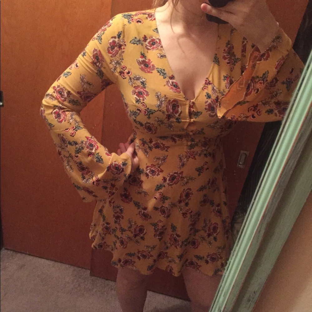 ✨Floral long wide sleeve dress✨